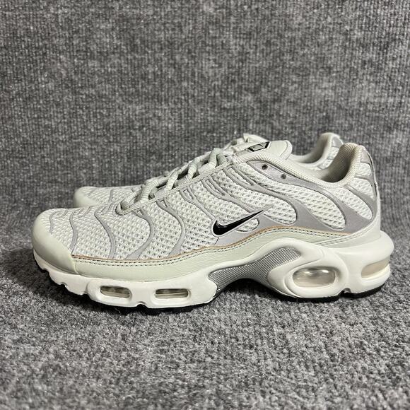 Nike Air Max Plus Shoes Womens Size 6.5 Gray Tuned Air TN Sneakers FV8480-002 - Picture 3 of 9
